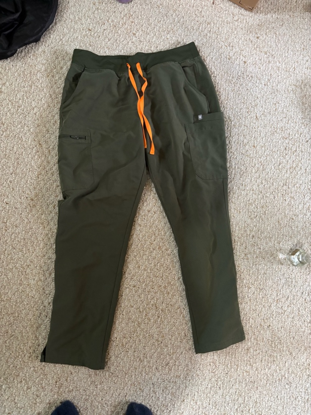 Figs women’s Yola pants in green
